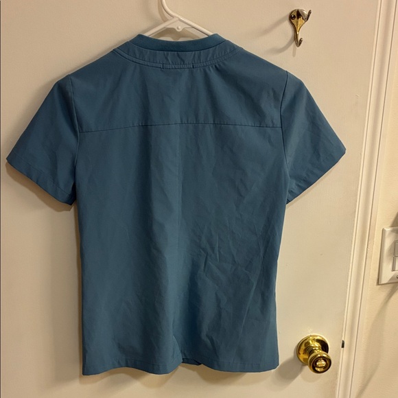 Figs Oran Cool Blue V-Neck Scrub Top in Sz XXS - Picture 6 of 8